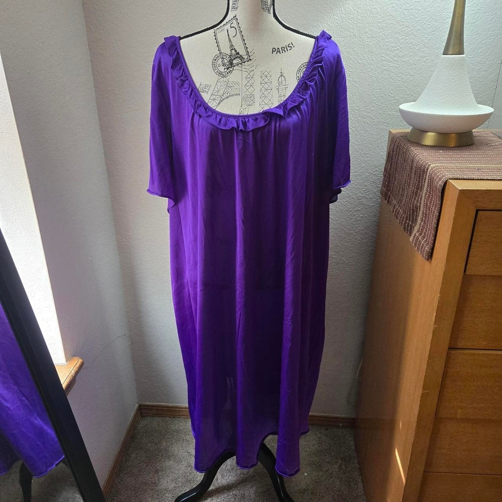 Vintage 80s/90sRoyal Purple First Lady Nightgown